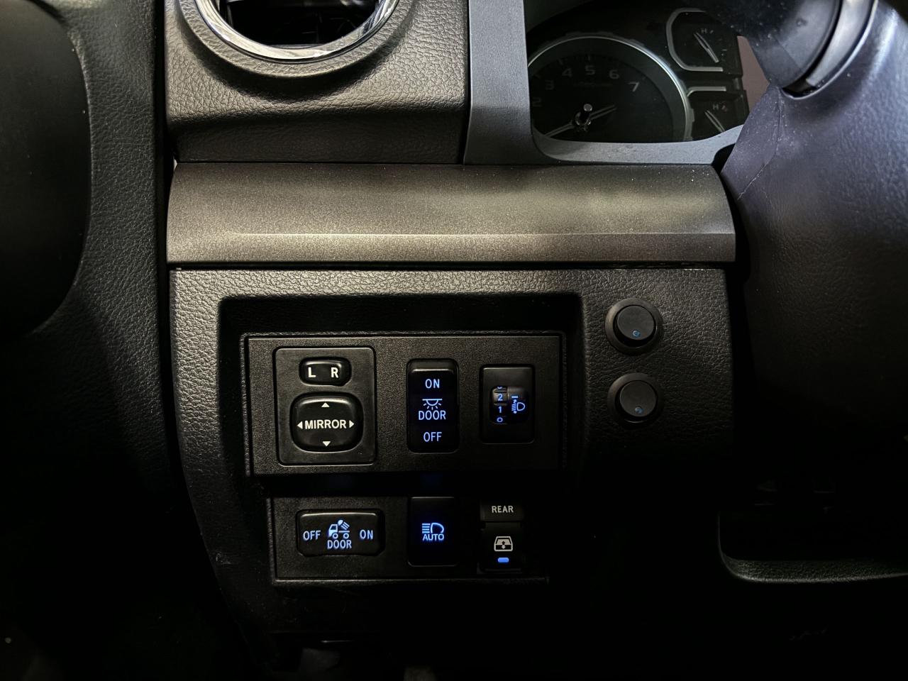 2018 Toyota Tundra SR5 Plus|V8POWERED|CREWMAX|TRD4X4OFFROAD|BEDLINER| - Photo #16