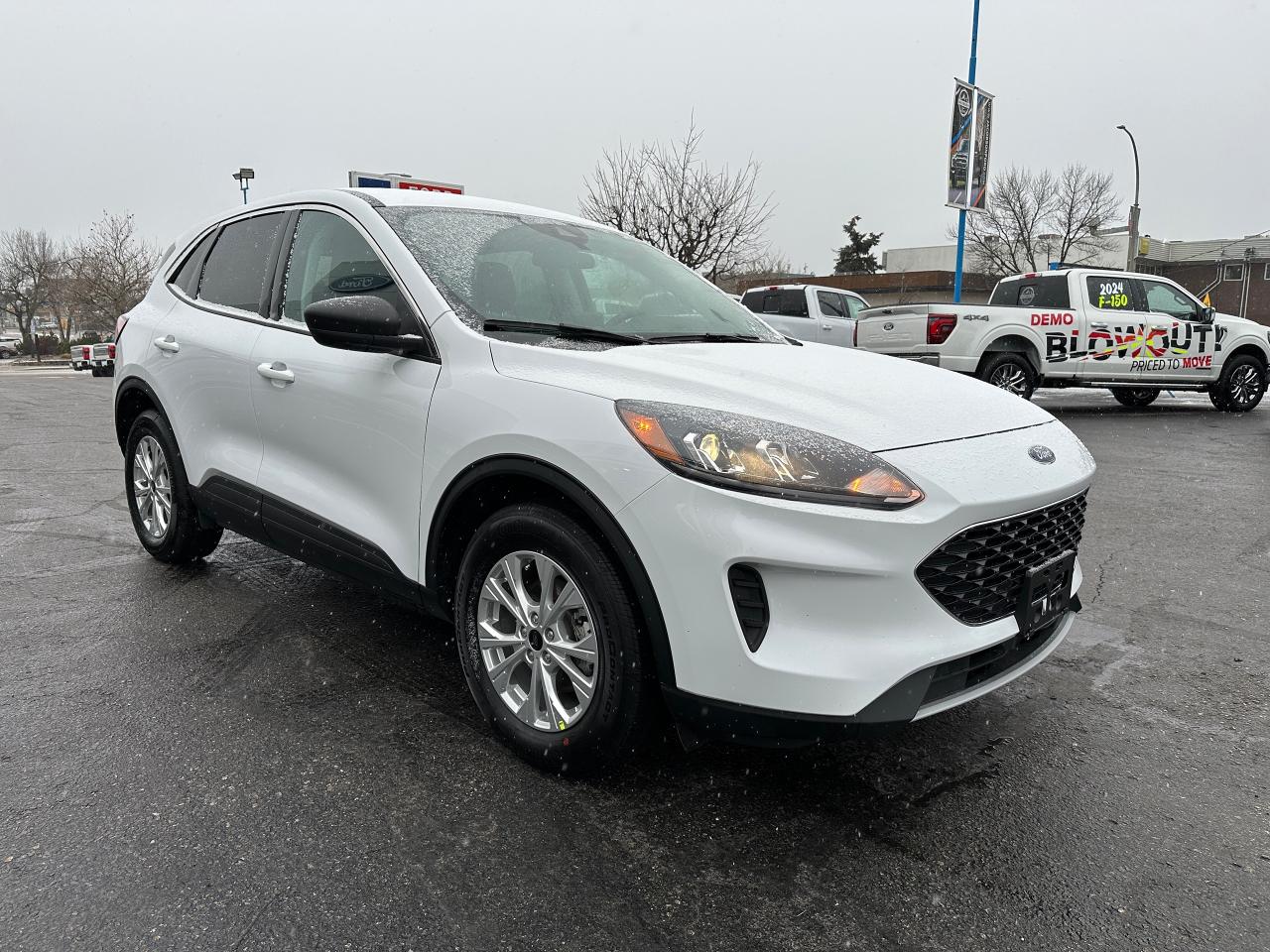 2022 Ford Escape 4DR TIT FHEV Photo4