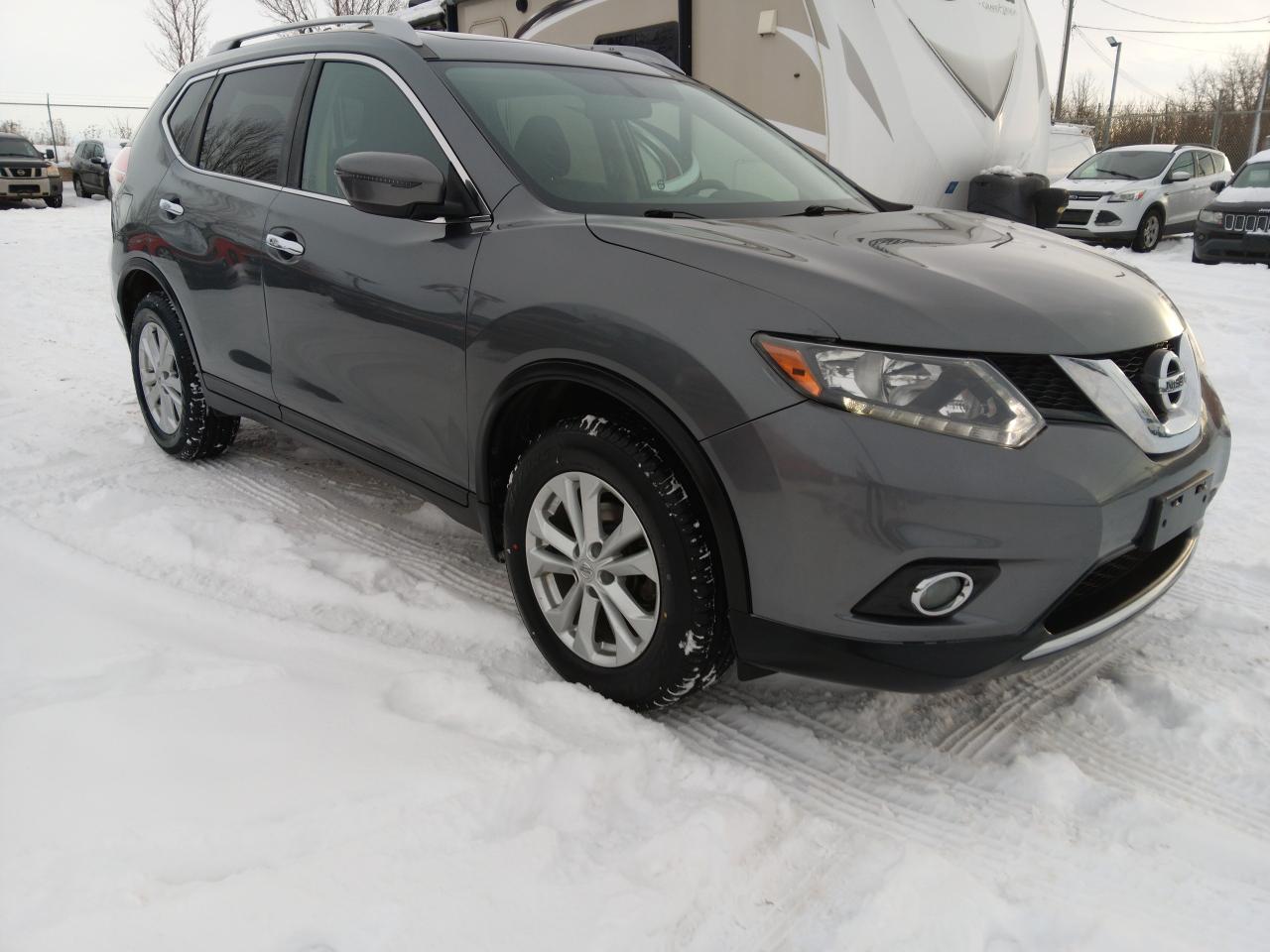 Used 2016 Nissan Rogue SV, AWD, Sunroof, BU Cam, Htd Seats, for sale in Edmonton, AB