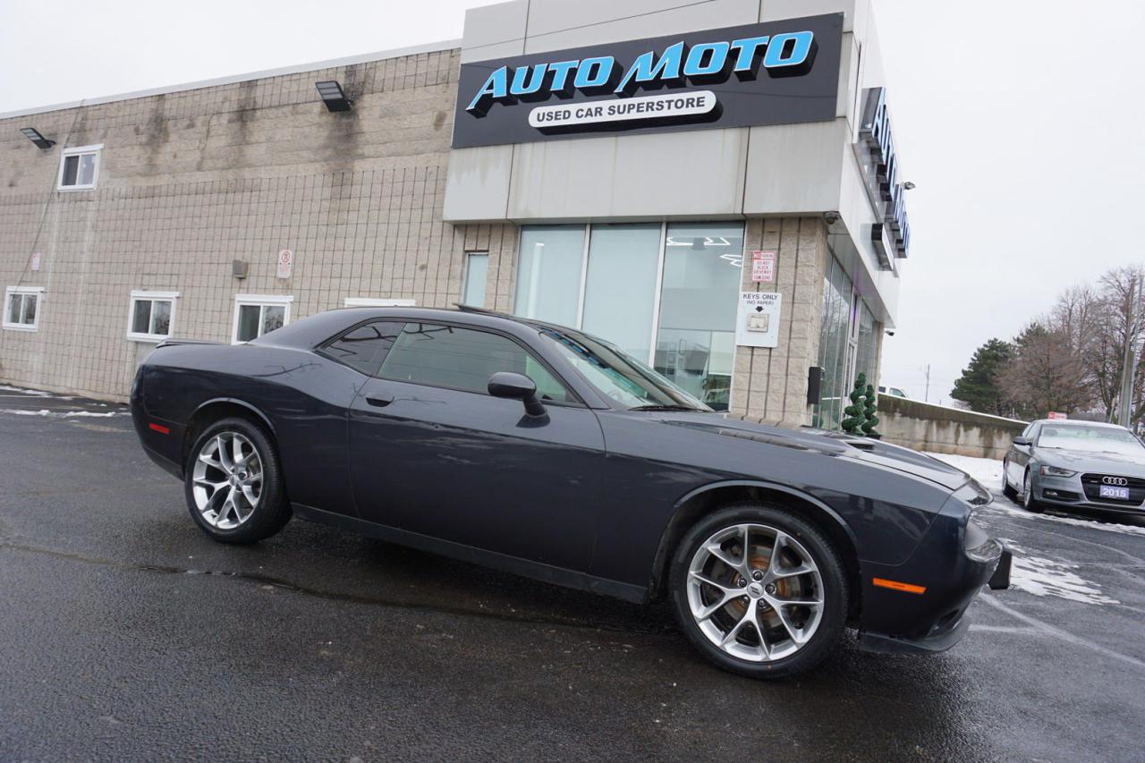 Used 2019 Dodge Challenger SXT PLUS CERTIFIED CAMERA NAV BLUETOOTH LEATHER HEATED SEATS SUNROOF CRUISE ALLOYS for sale in Burlington, ON