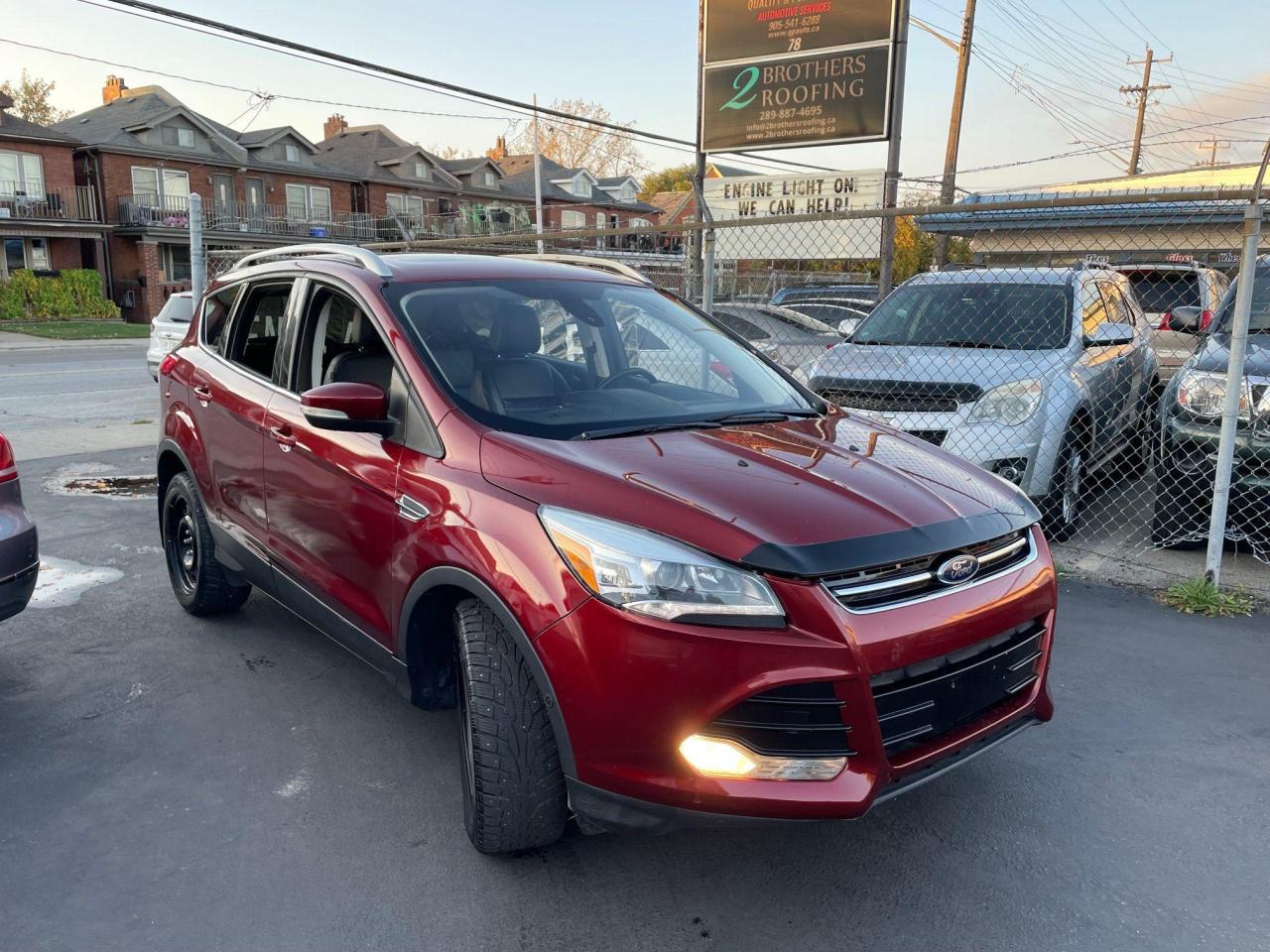2016 Ford Escape Titanium *AWD, NAV, BACKUPCAM, HEAT LEATHER SEATS* - Photo #3