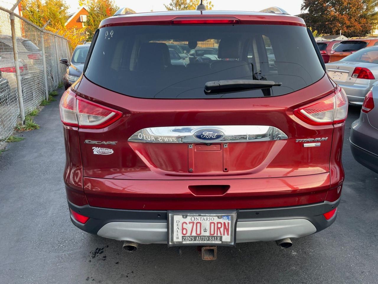 2016 Ford Escape Titanium *AWD, NAV, BACKUPCAM, HEAT LEATHER SEATS* - Photo #5