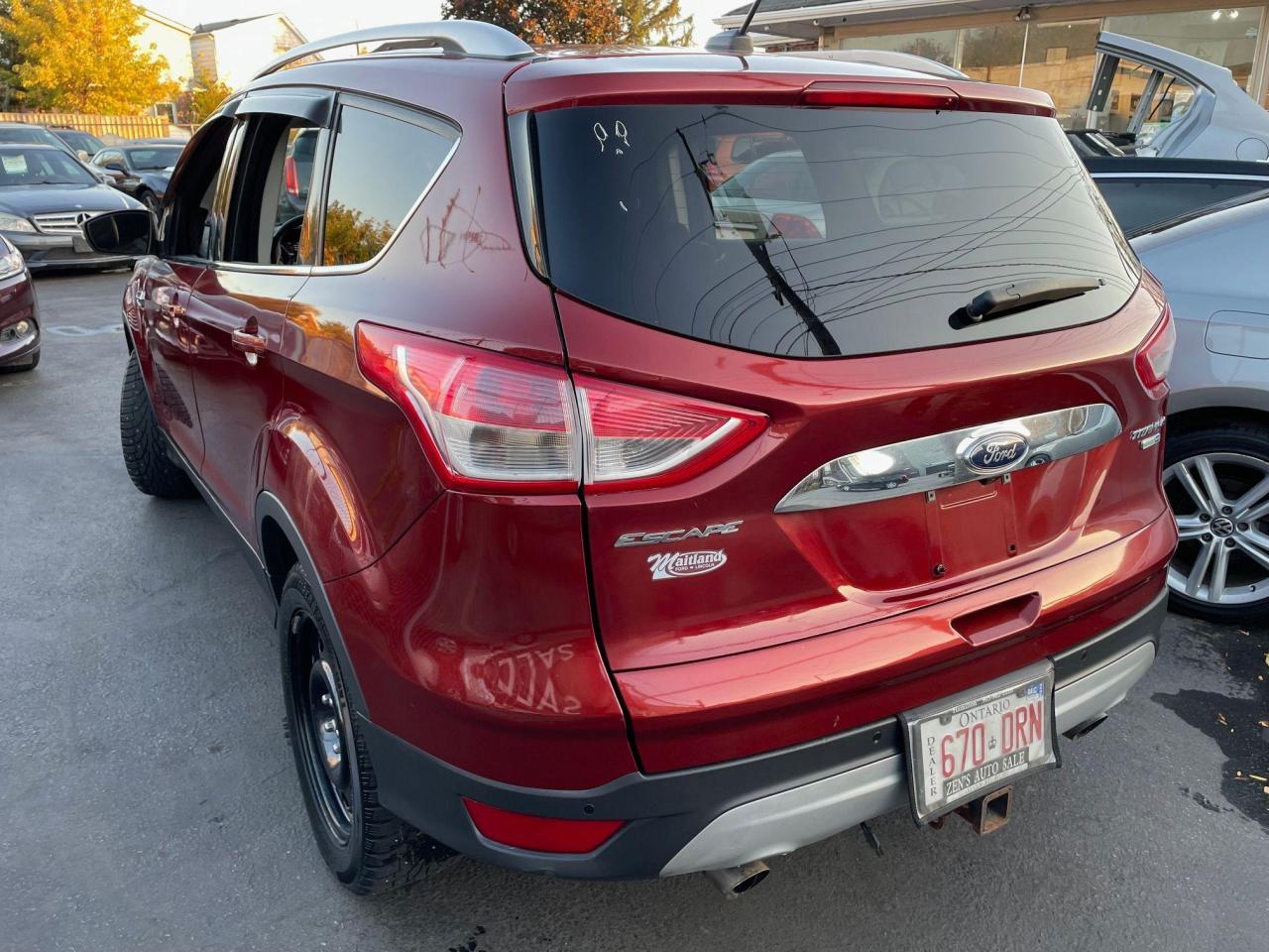 2016 Ford Escape Titanium *AWD, NAV, BACKUPCAM, HEAT LEATHER SEATS* - Photo #6