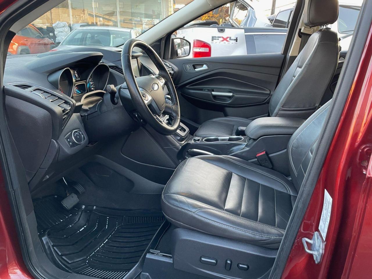 2016 Ford Escape Titanium *AWD, NAV, BACKUPCAM, HEAT LEATHER SEATS* - Photo #8
