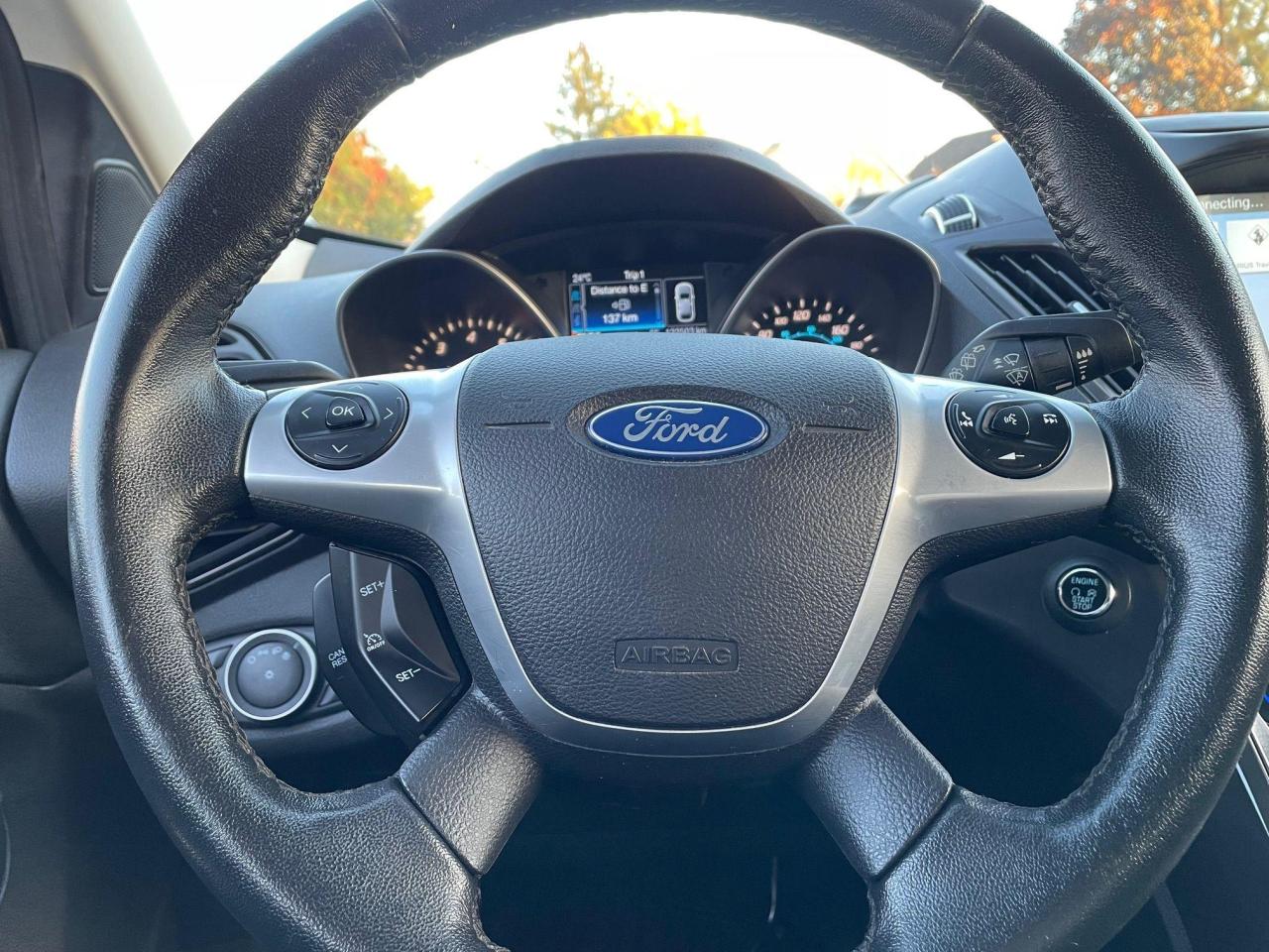 2016 Ford Escape Titanium *AWD, NAV, BACKUPCAM, HEAT LEATHER SEATS* - Photo #10