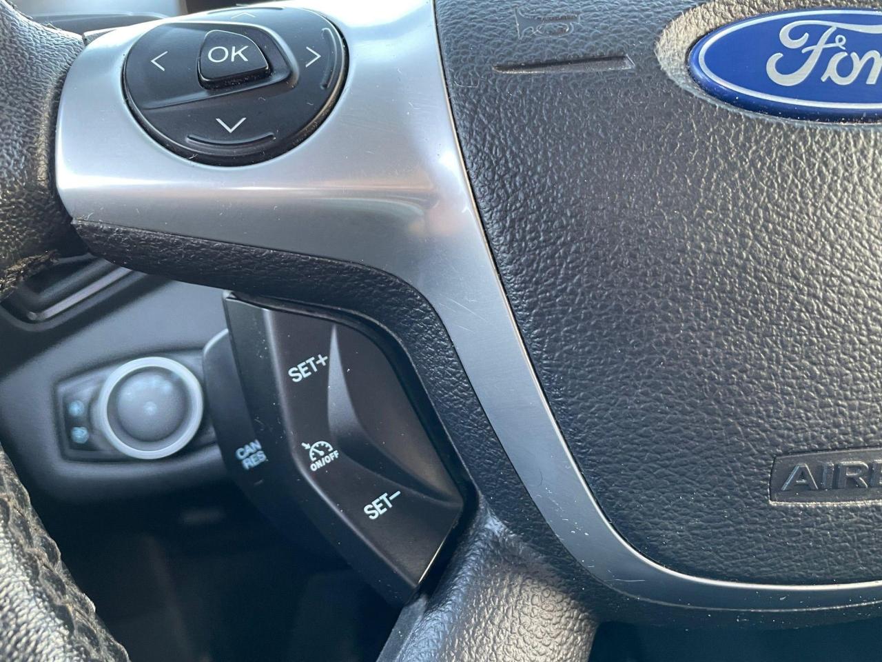 2016 Ford Escape Titanium *AWD, NAV, BACKUPCAM, HEAT LEATHER SEATS* - Photo #12