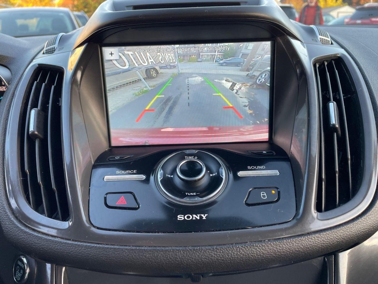 2016 Ford Escape Titanium *AWD, NAV, BACKUPCAM, HEAT LEATHER SEATS* - Photo #15