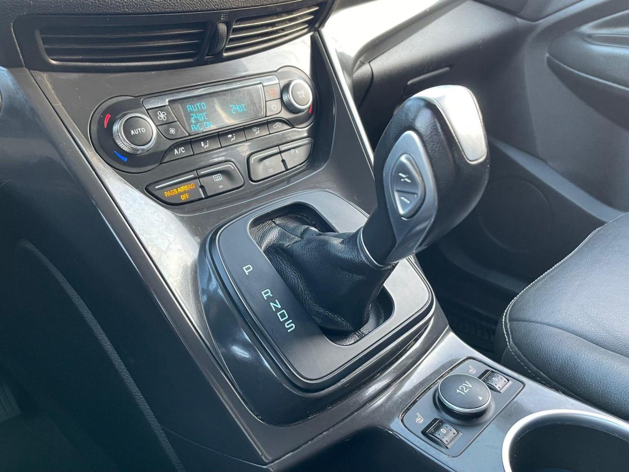 2016 Ford Escape Titanium *AWD, NAV, BACKUPCAM, HEAT LEATHER SEATS* - Photo #16