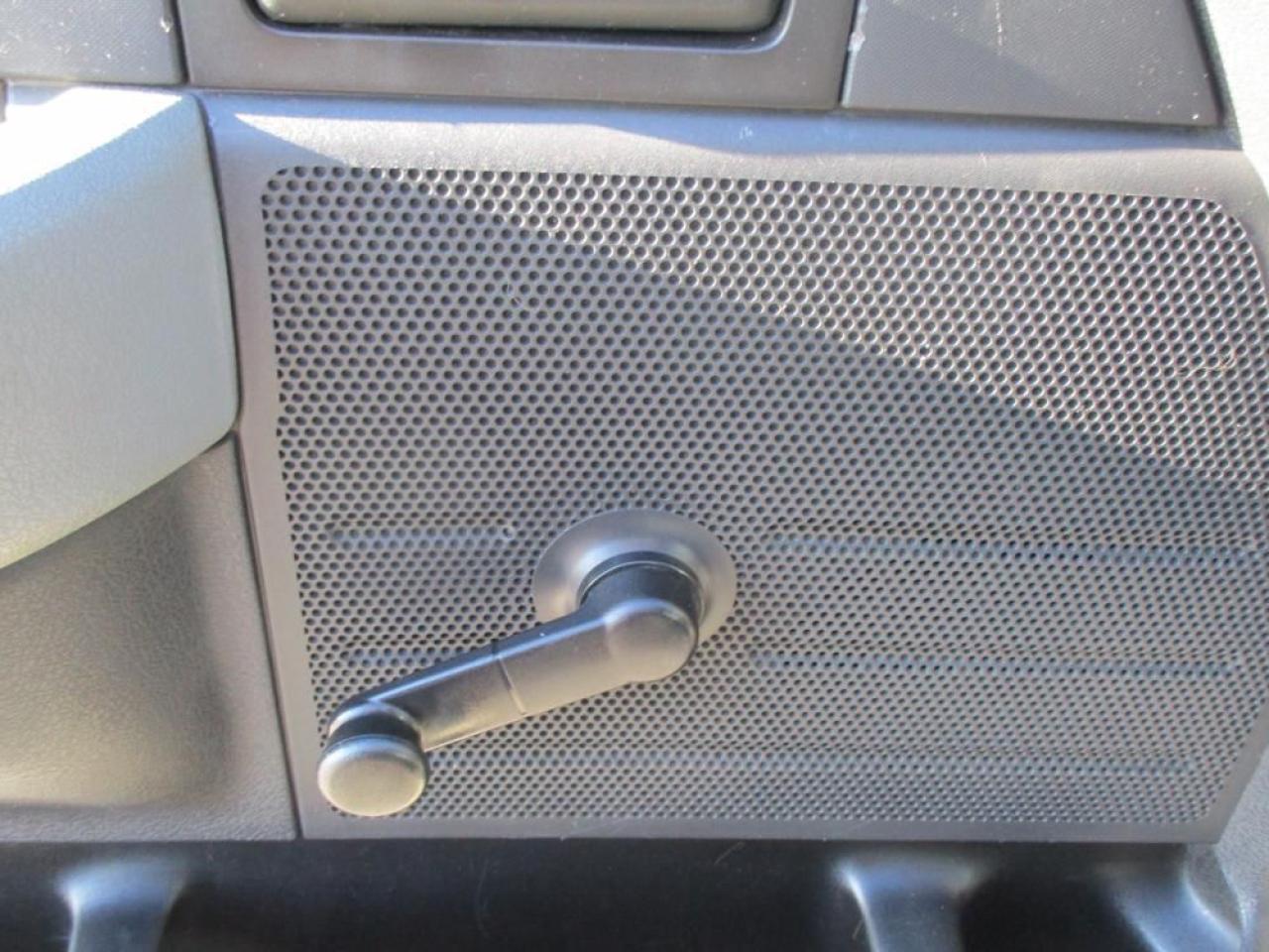 2013 Ford F-150 STX Regular Cab 4x4 Photo10