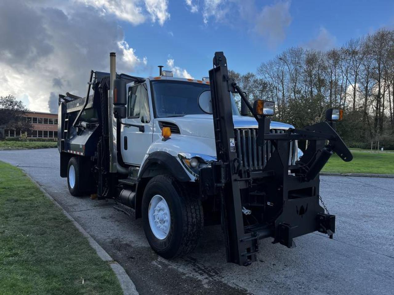 Used 2011 International 7300 Dump Truck With Plow and Spreader Diesel for sale in Burnaby, BC