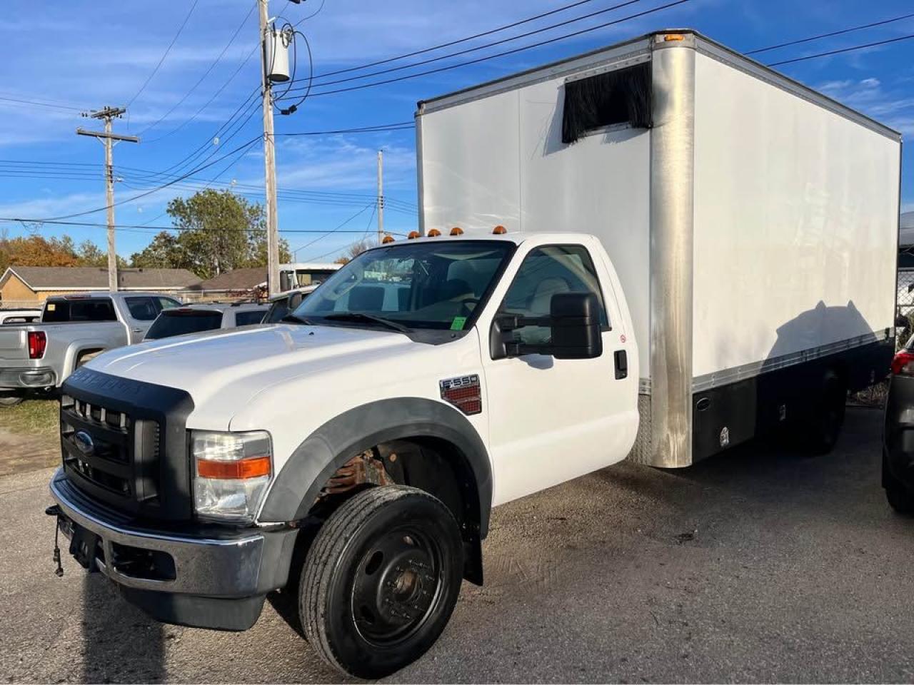 Used 2010 Ford F-550 Super Duty DRW Box Truck for sale in Winnipeg, MB