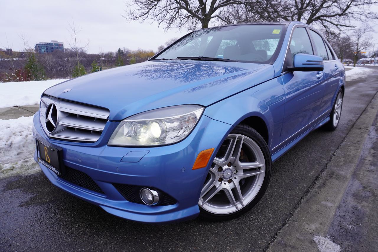 2010 Mercedes-Benz C-Class 1 OWNER / NO ACCIDENTS / LOADED / STUNNING COMBO