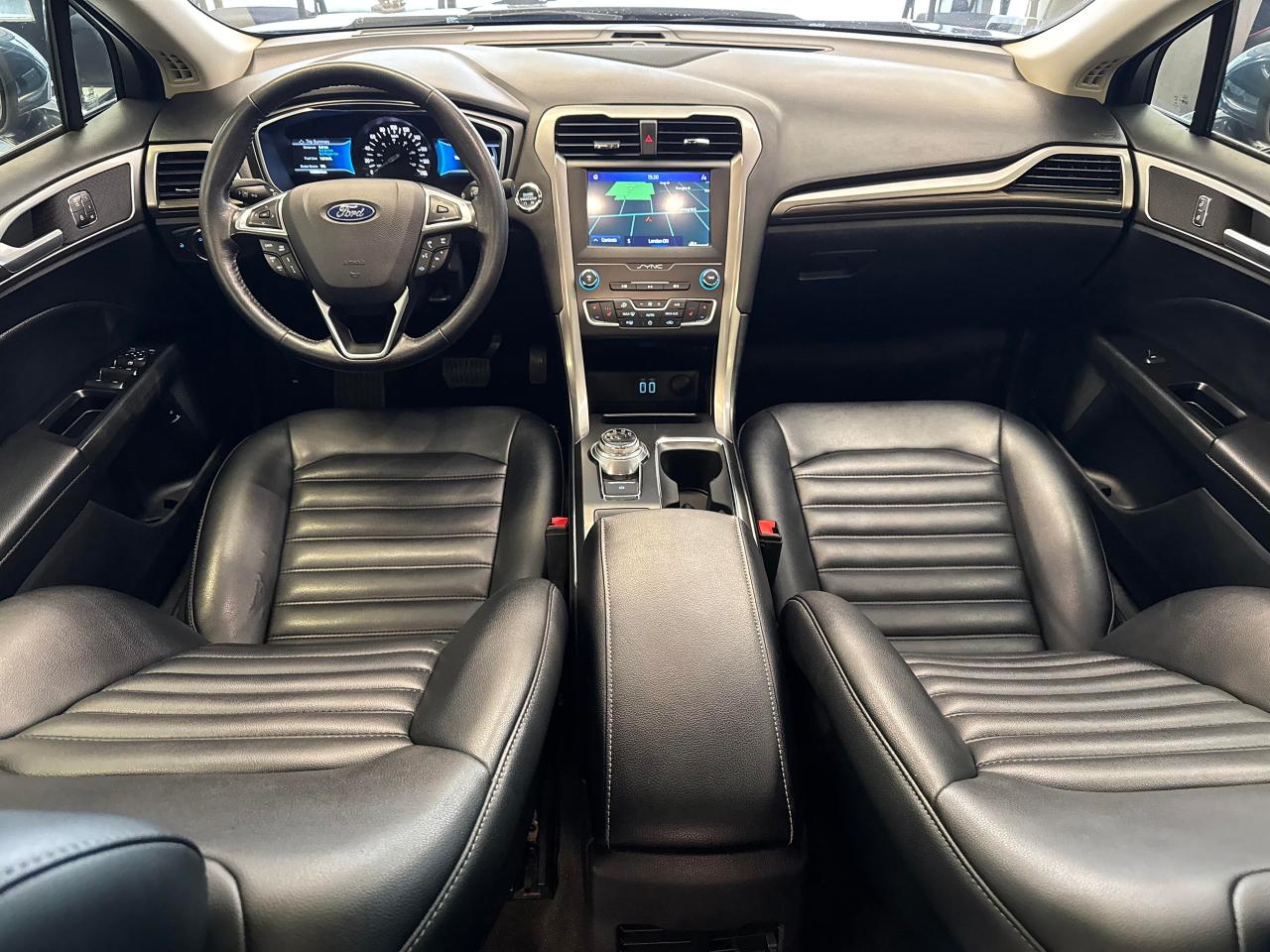 2019 Ford Fusion Hybrid SEL Hybird+Roof+Leather+Adaptive Cruise+New Tires Photo2