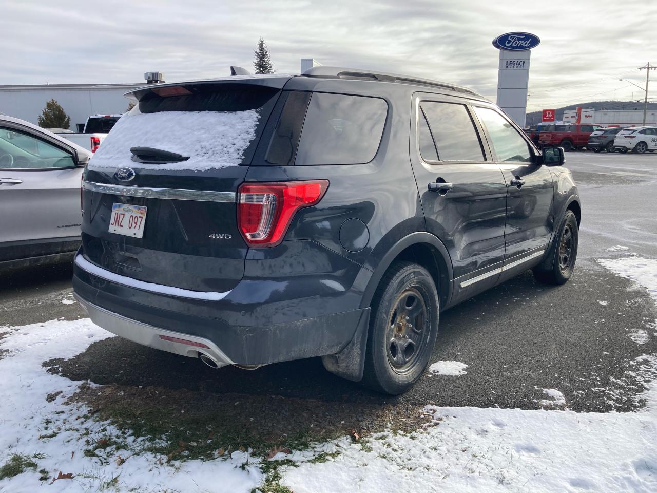 2017 Ford Explorer  Photo