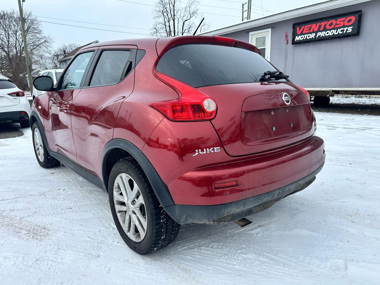 2013 Nissan Juke SV - Photo #3