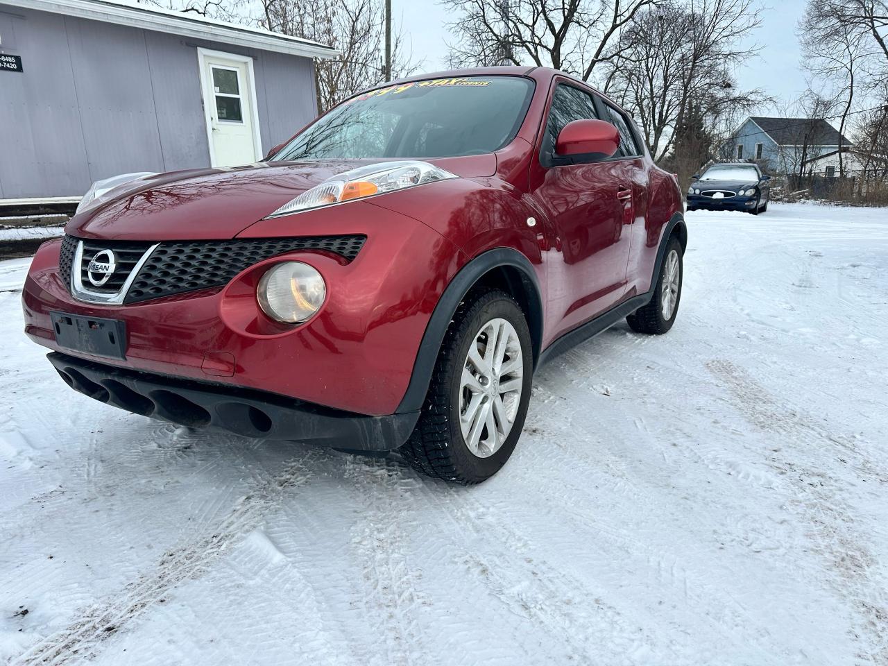 2013 Nissan Juke SV - Photo #2