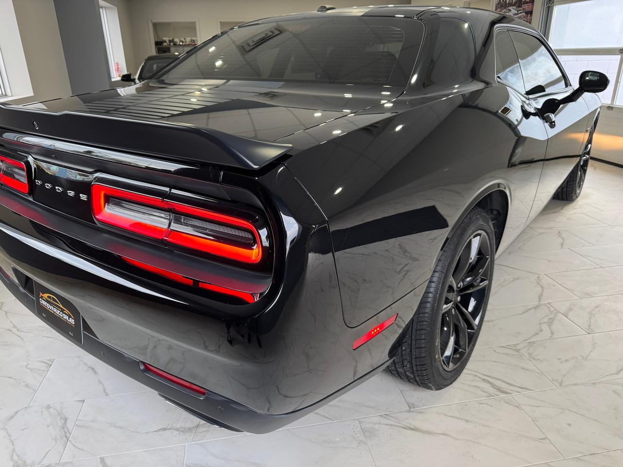 2016 Dodge Challenger R/T 5.7L V8 HEMI+BSM+Camera+New Tires+CLEAN CARFAX Photo