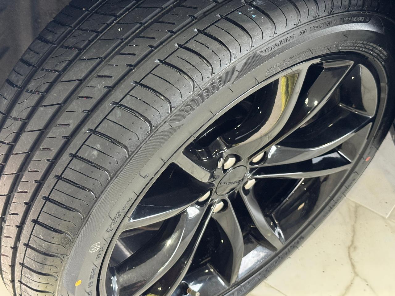 2016 Dodge Challenger R/T 5.7L V8 HEMI+BSM+Camera+New Tires+CLEAN CARFAX Photo