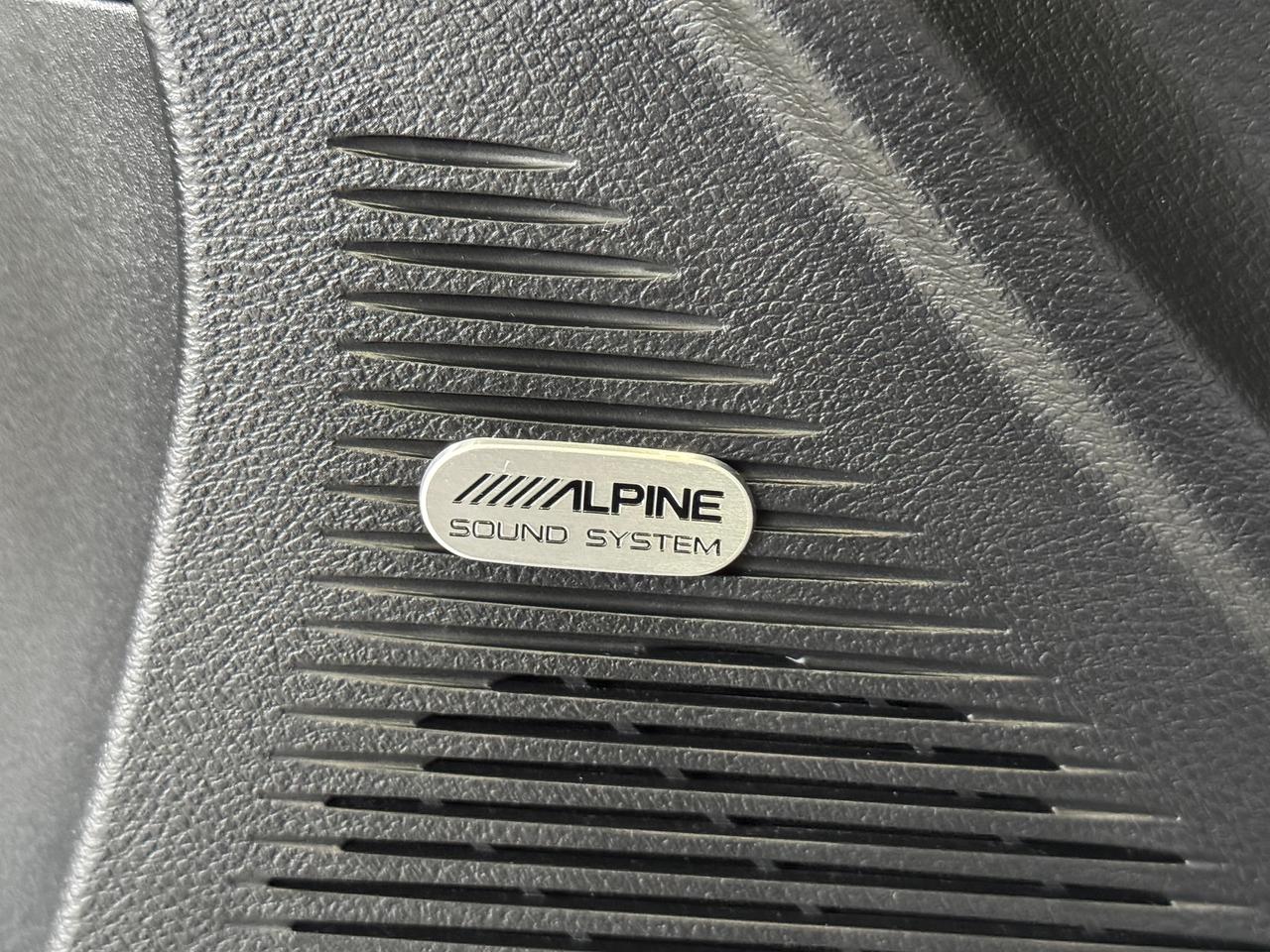 2016 Dodge Challenger R/T 5.7L V8 HEMI+BSM+Camera+New Tires+CLEAN CARFAX Photo