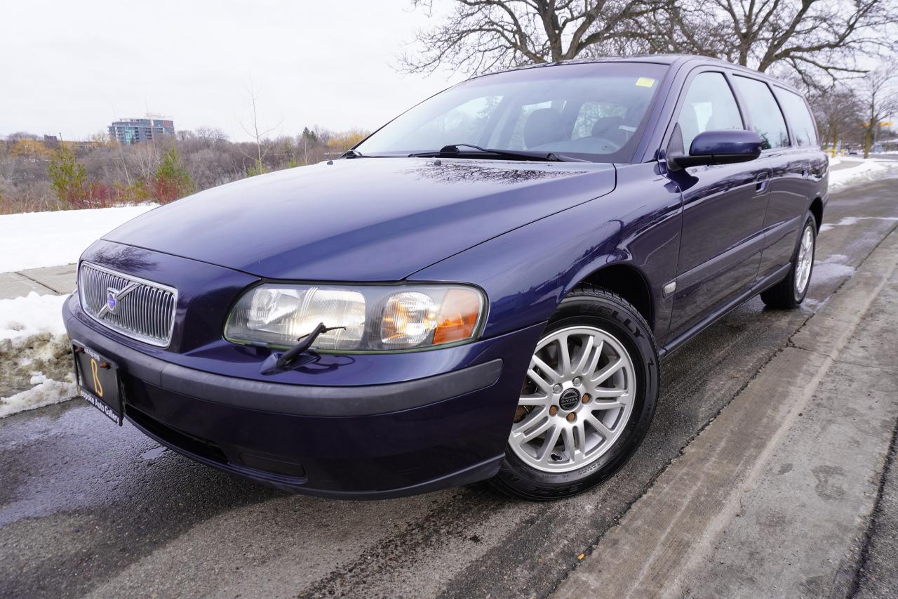 Used 2004 Volvo V70 2.4 SR/ NO ACCIDENTS/ BOOSTER SEATS/ WELL SERVICED for sale in Etobicoke, ON