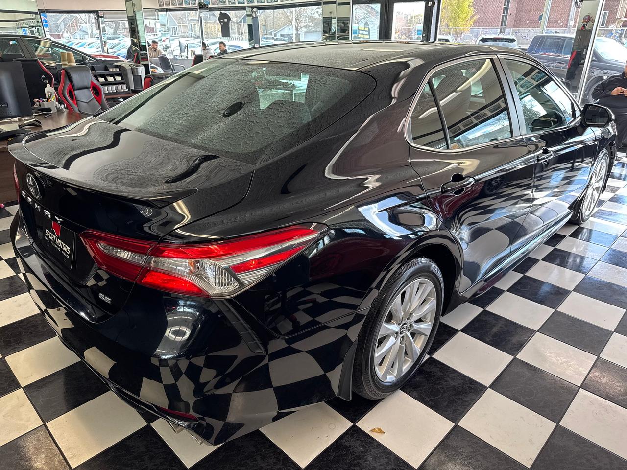 2018 Toyota Camry SE+Adaptive Cruise+ApplePlay+LaneKeep+CLEAN CARFAX Photo
