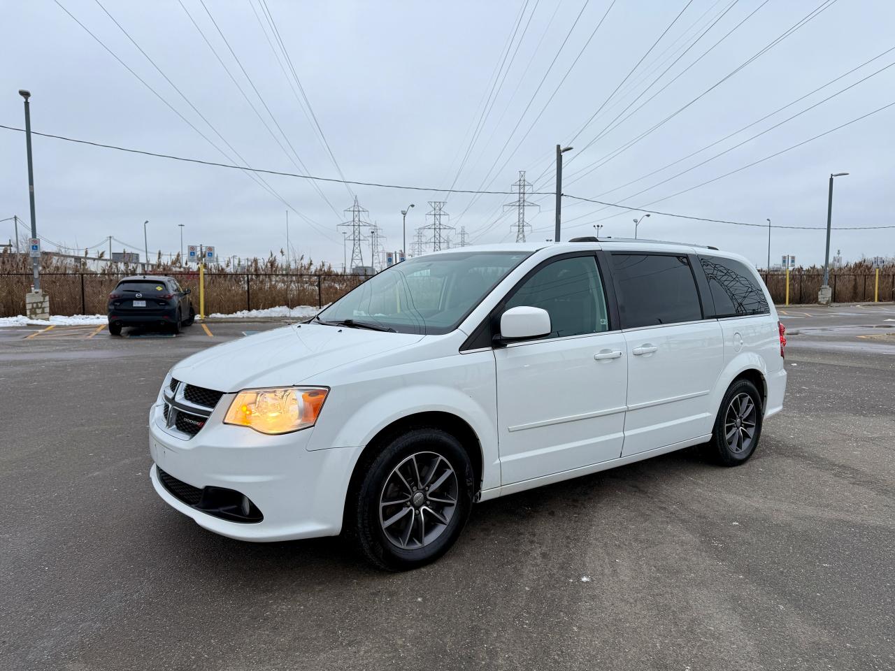 2017 Dodge Grand Caravan SXT Premium Plus*DVD*PWR DOORS*NAVI*CAM* - Photo #2