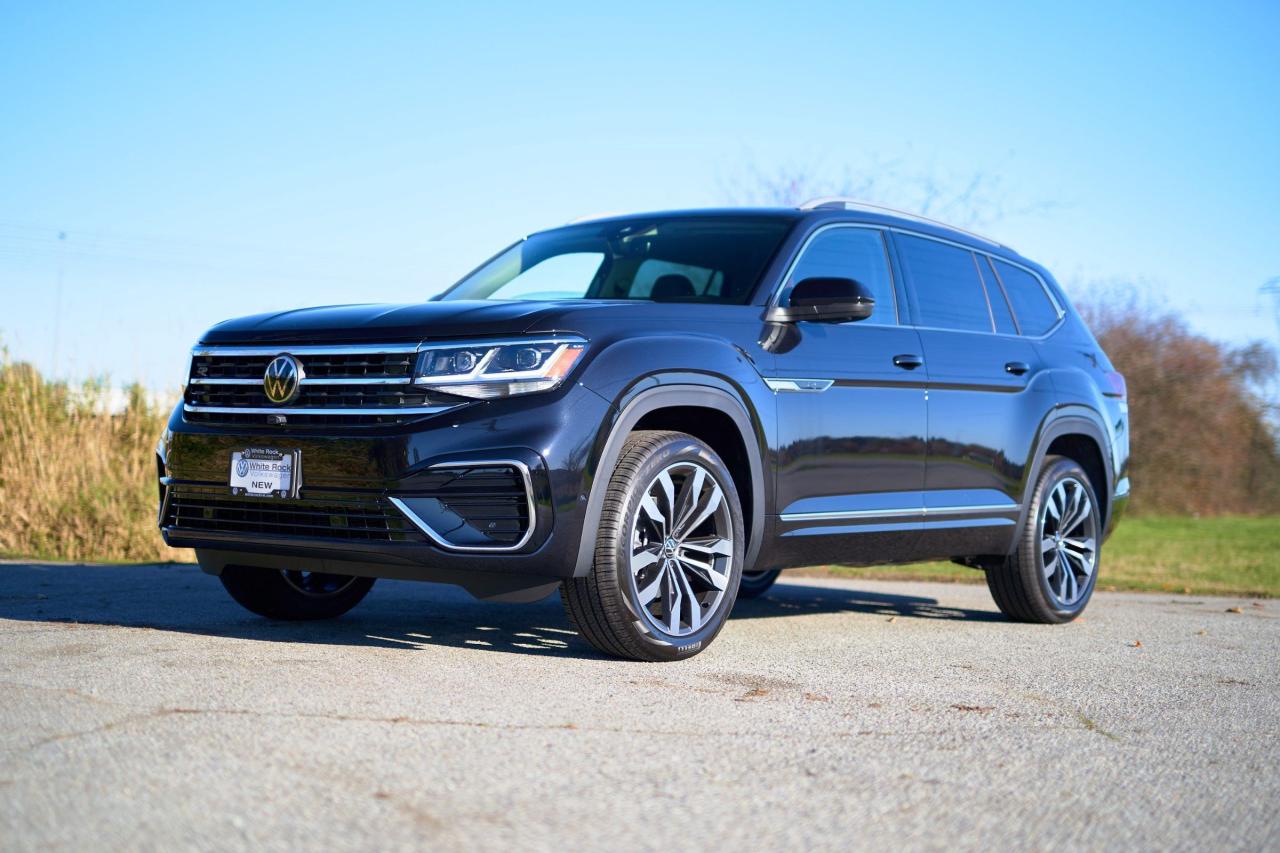 Used 2021 Volkswagen Atlas 3.6 FSI Execline *R LINE* *MURANO BROWN INTERIOR*  *DIGITAL DASH* *LEATHER* *SUNROOF* *CARPLAY* *DRIVER ASSIST* for sale in Surrey, BC