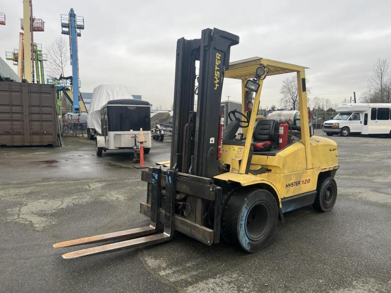 Used 2000 HYSTER 120 3 Stage Propane Forklift for sale in Burnaby, BC