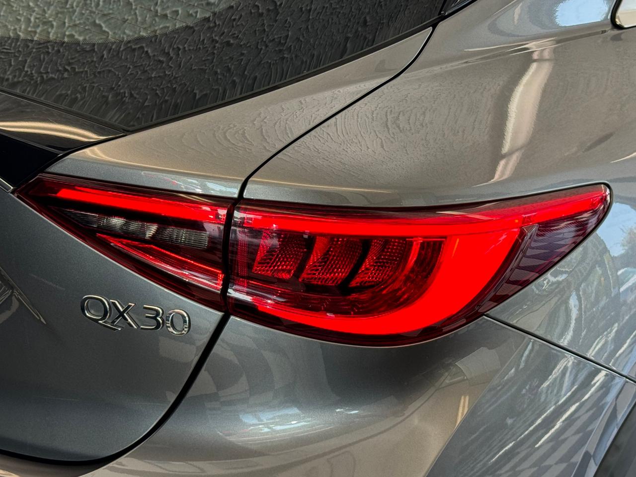 2017 Infiniti QX30 QX30 AWD+New Tires+Roof+CAM+ONE OWNER+CLEAN CARFAX Photo