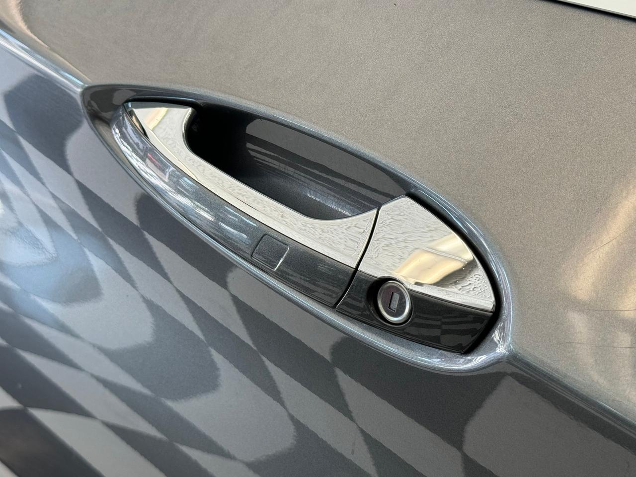 2017 Infiniti QX30 QX30 AWD+New Tires+Roof+CAM+ONE OWNER+CLEAN CARFAX Photo