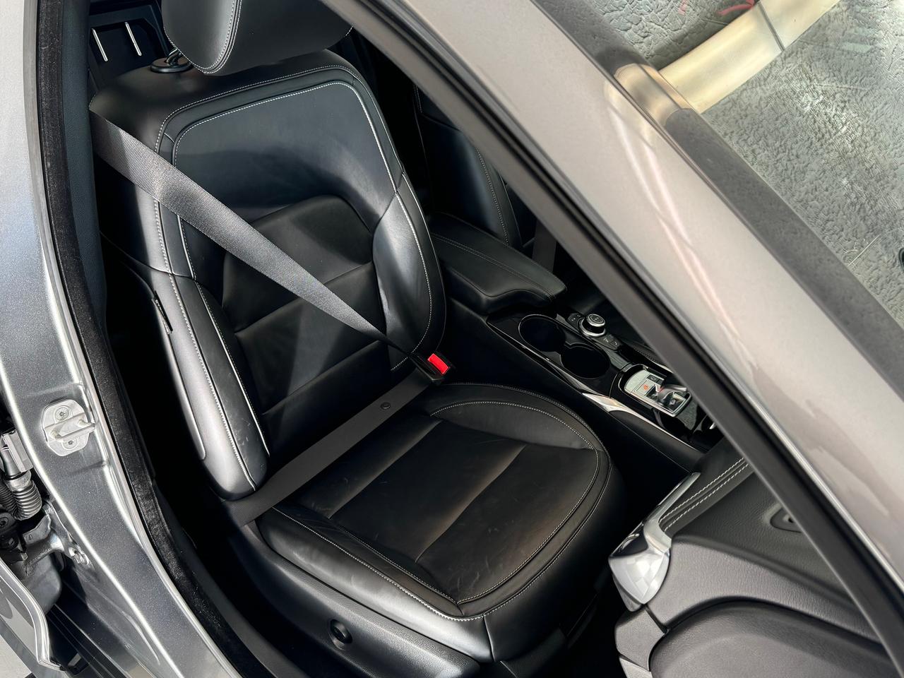 2017 Infiniti QX30 QX30 AWD+New Tires+Roof+CAM+ONE OWNER+CLEAN CARFAX Photo