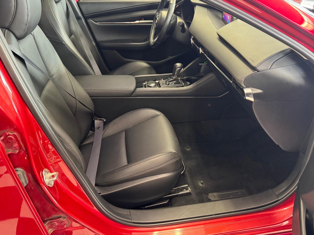 2020 Mazda MAZDA3 GS+New Tires+Brakes+Alloys+Roof+CLEAN CARFAX Photo24
