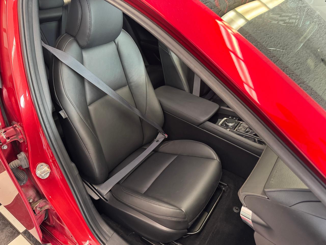 2020 Mazda MAZDA3 GS+New Tires+Brakes+Alloys+Roof+CLEAN CARFAX Photo89