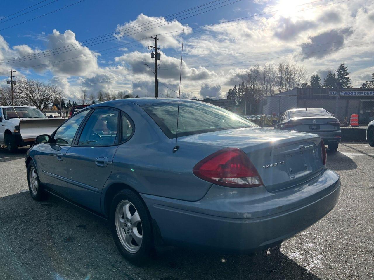 2006 Ford Taurus  - Photo #4