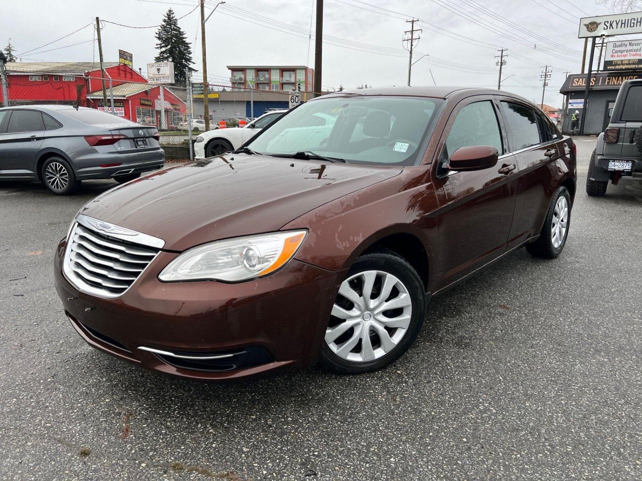 2012 Chrysler 200  - Photo #2