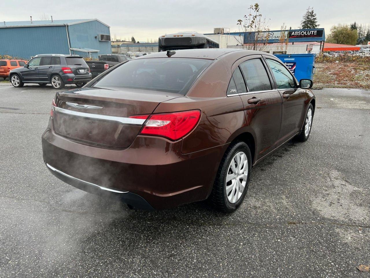 2012 Chrysler 200  - Photo #6