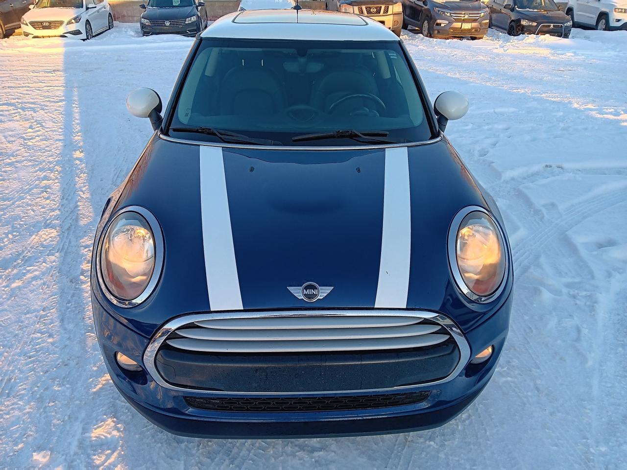 2015 MINI Cooper Automatic, Leather, Sunroof, Heated Seats - Photo #2