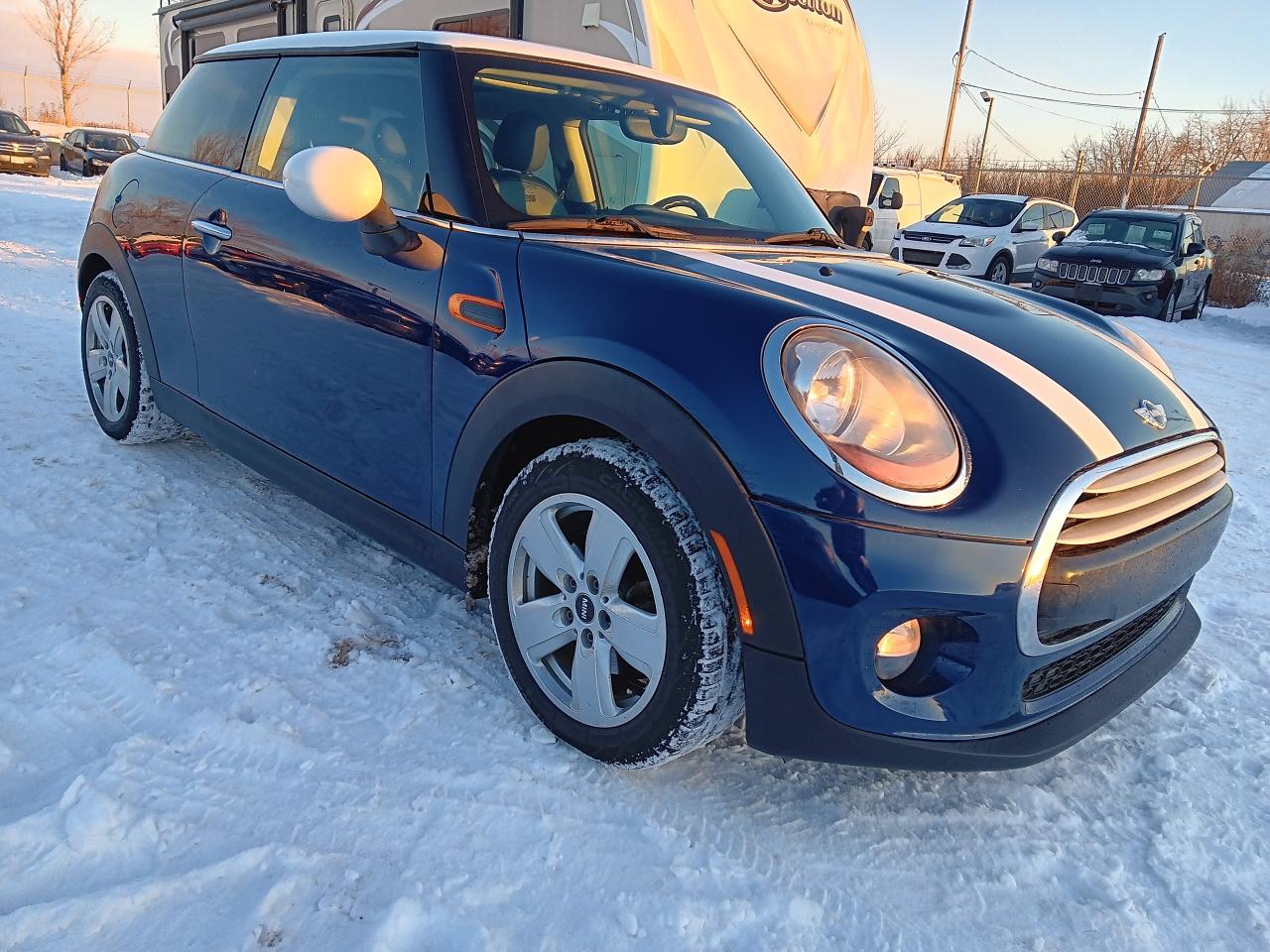 2015 MINI Cooper Automatic, Leather, Sunroof, Heated Seats - Photo #3