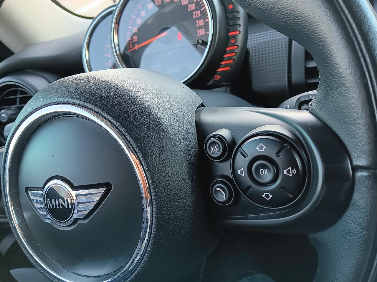 2015 MINI Cooper Automatic, Leather, Sunroof, Heated Seats - Photo #11