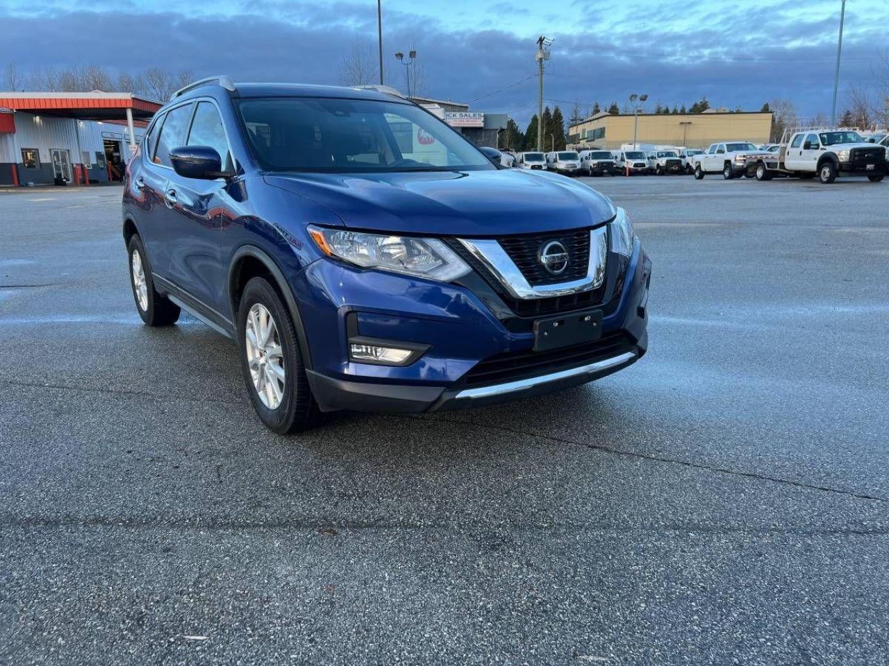 2020 Nissan Rogue AWD SV - Photo #3