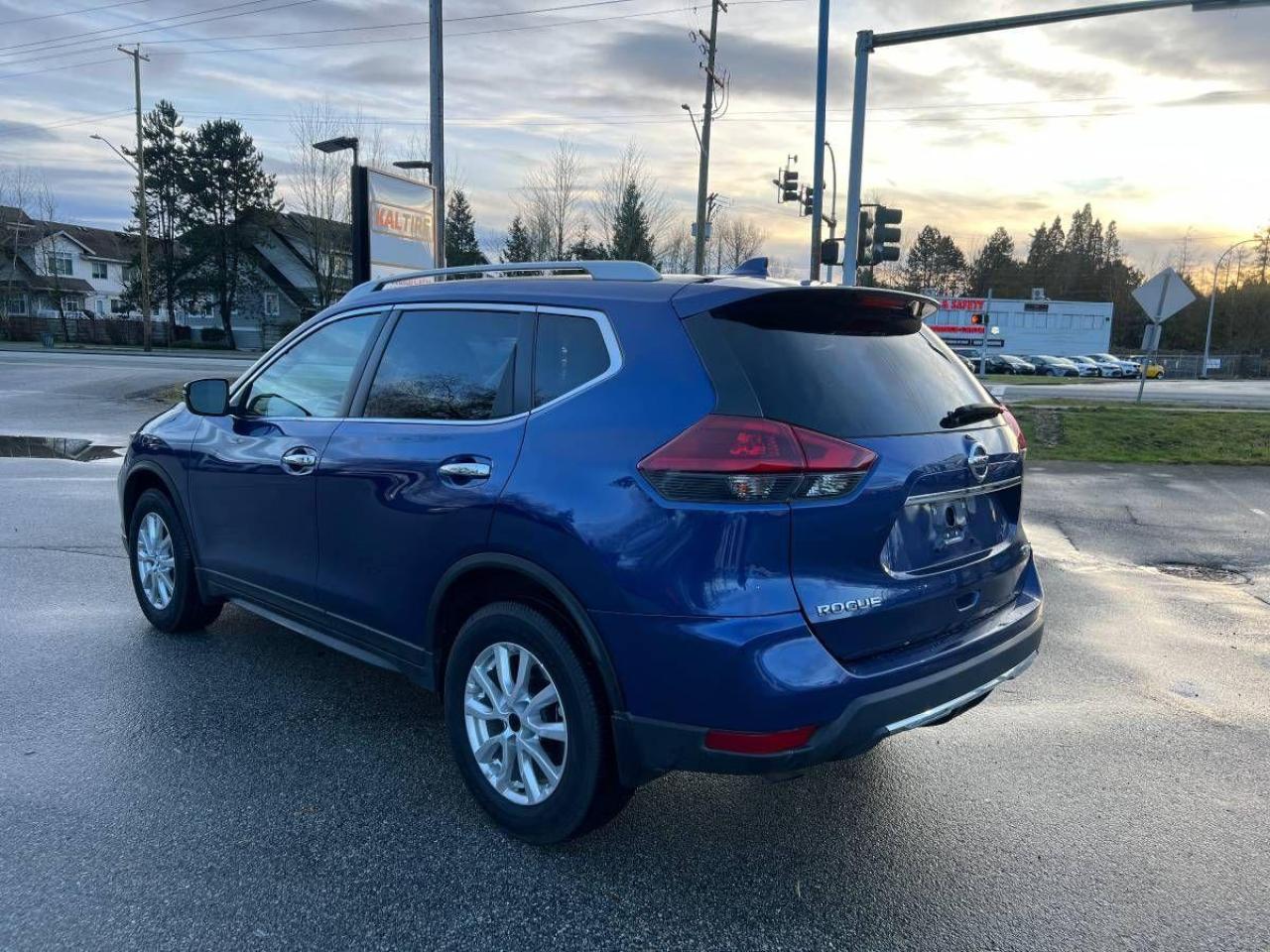 2020 Nissan Rogue AWD SV - Photo #8