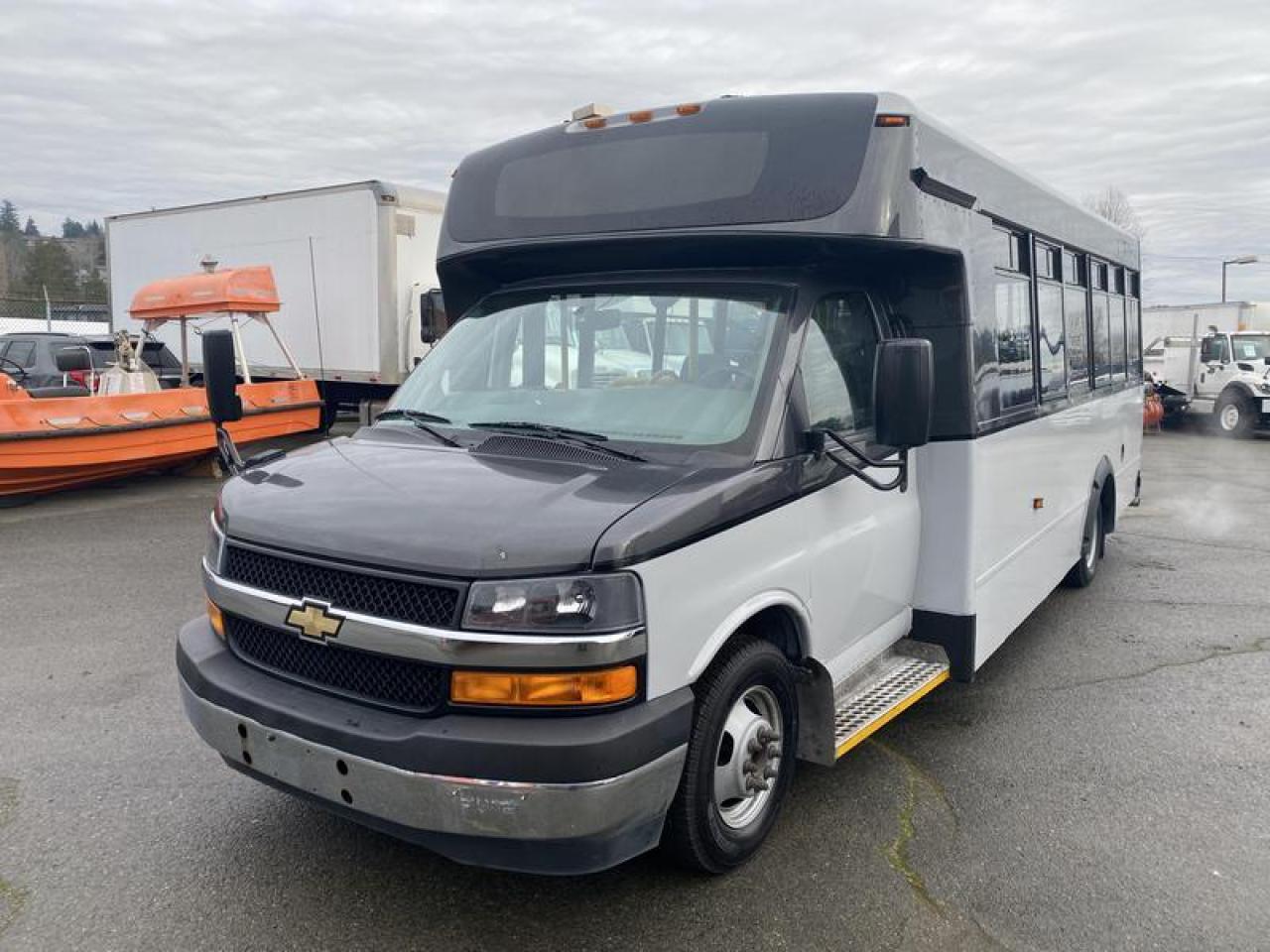 Used 2017 Chevrolet Express G4500  21 Passenger Bus With Wheelchair Accessibility for sale in Burnaby, BC