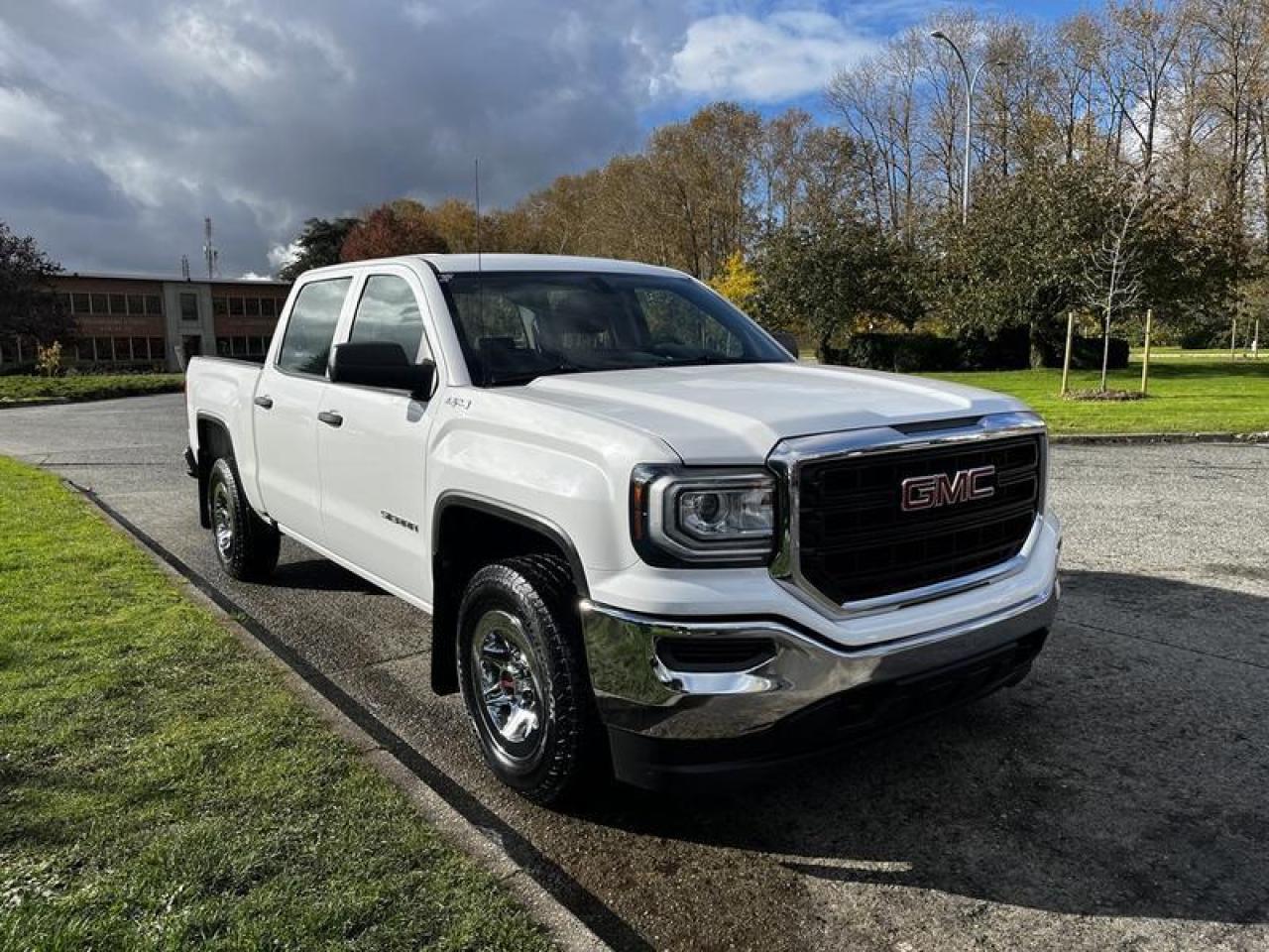 Used 2017 GMC Sierra 1500 Crew Cab Short Box 4WD for sale in Burnaby, BC