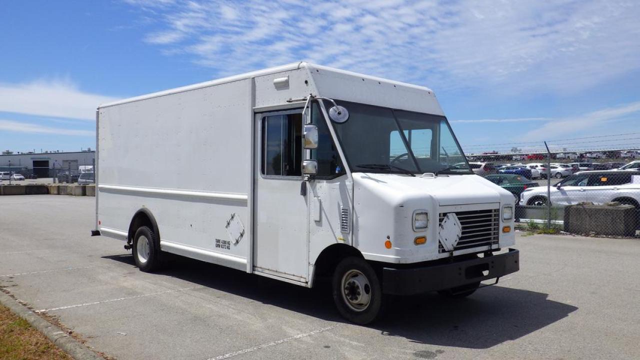 Used 2011 Ford Econoline E-450 Cargo Step Van With Shelving for sale in Burnaby, BC