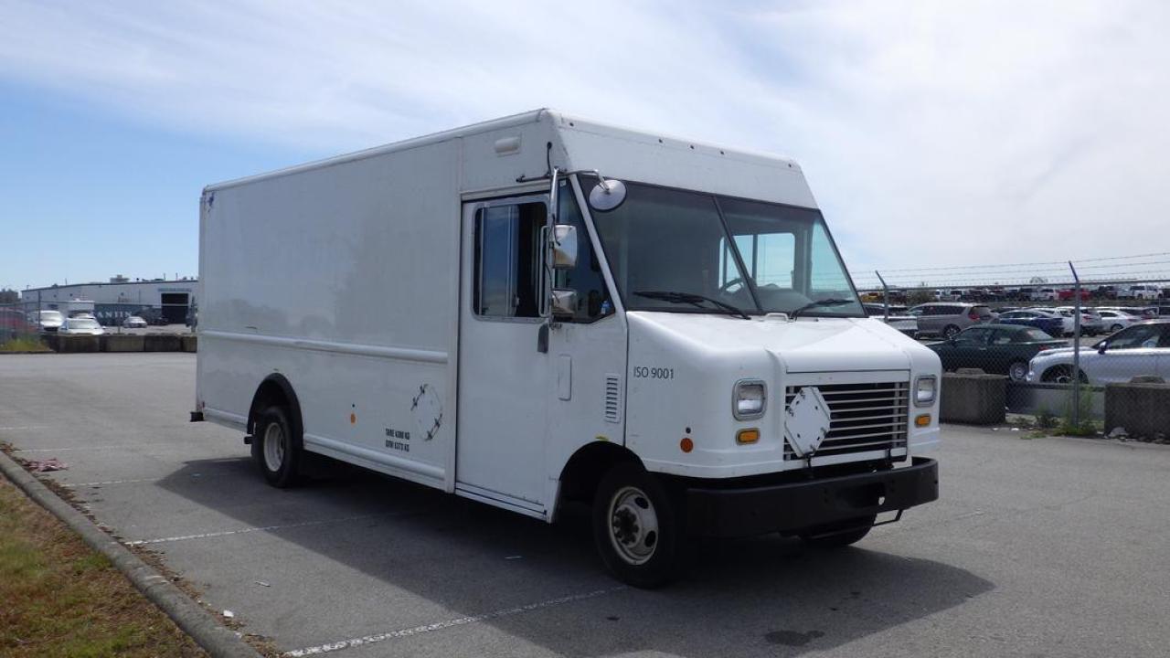 Used 2011 Ford Econoline E-450 Cargo Step Van With Shelving for sale in Burnaby, BC