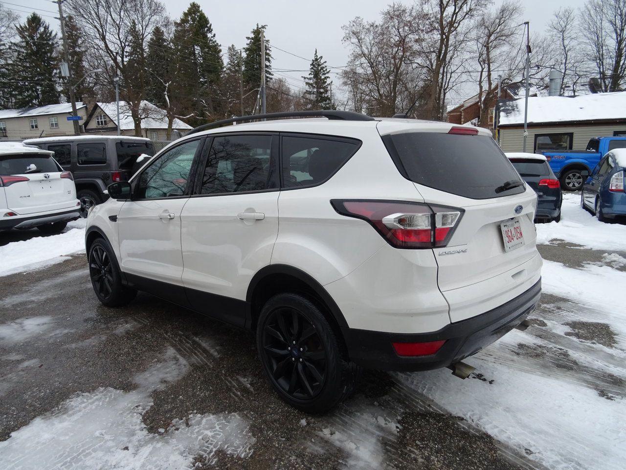 2017 Ford Escape SE - Photo #8