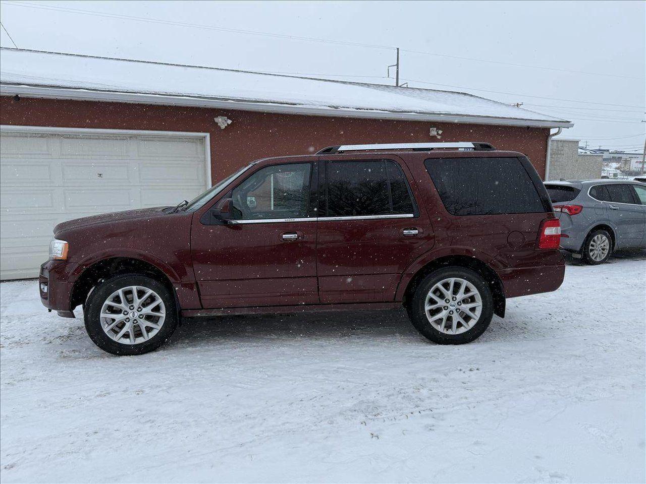 Used 2017 Ford Expedition Limited 4 X 4 for sale in Saskatoon, SK