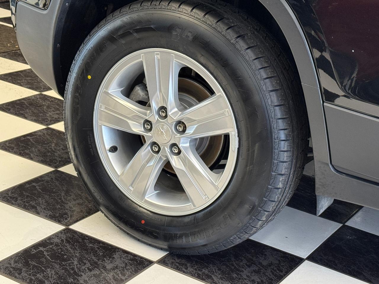 2018 Chevrolet Trax LS AWD+ApplePlay+New Tires+Cruise+CLEAN CARFAX - Photo #49