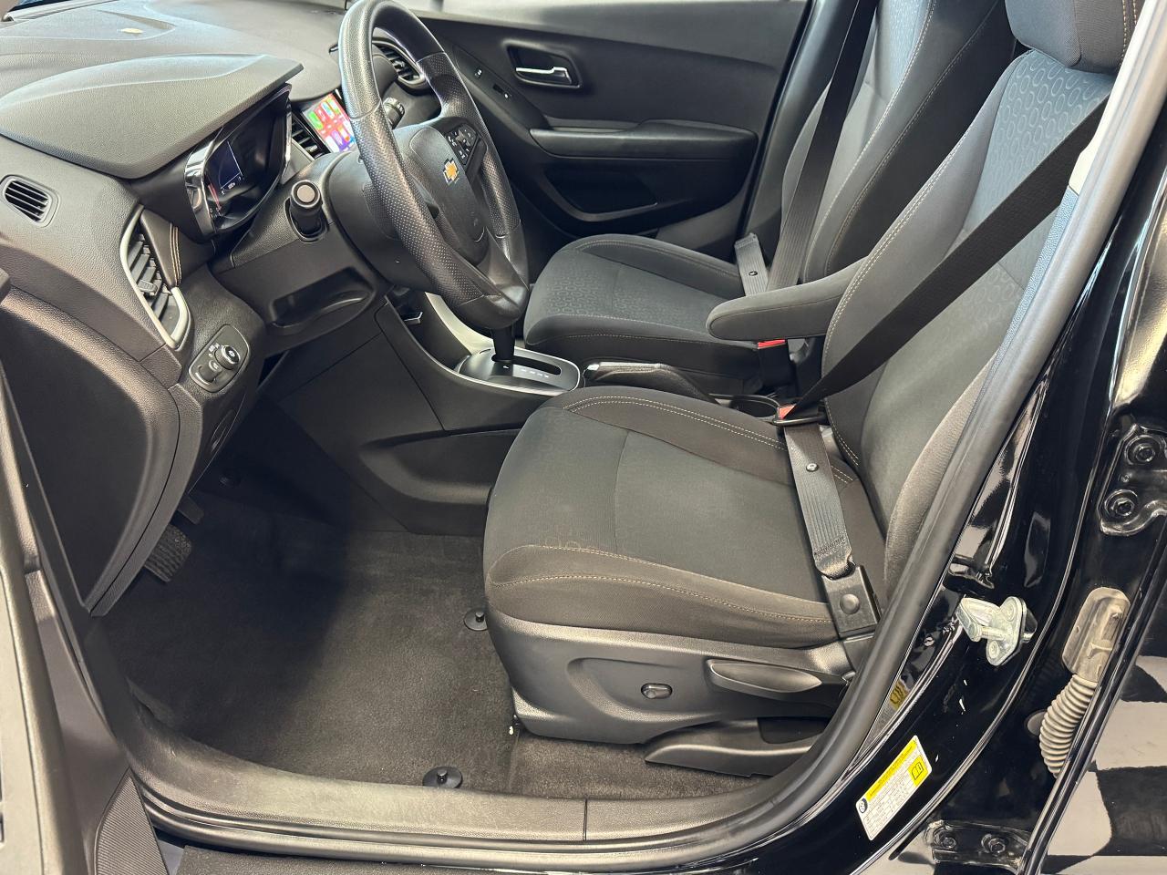 2018 Chevrolet Trax LS AWD+ApplePlay+New Tires+Cruise+CLEAN CARFAX - Photo #19