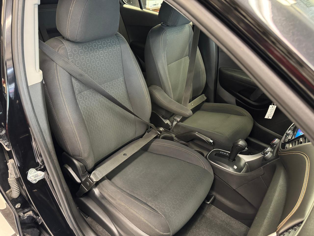 2018 Chevrolet Trax LS AWD+ApplePlay+New Tires+Cruise+CLEAN CARFAX - Photo #23